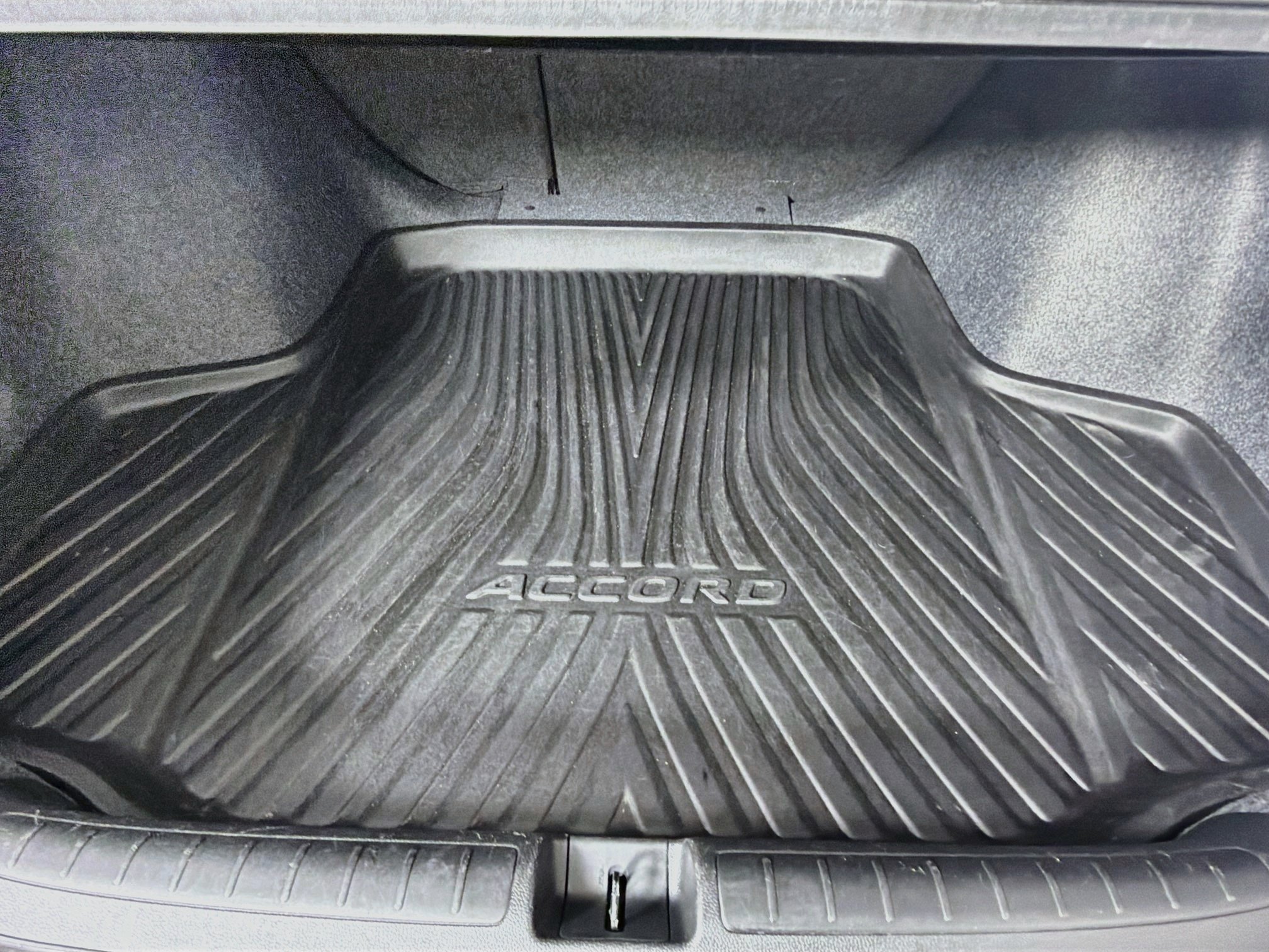 Used 2020 Honda Accord Touring image 28