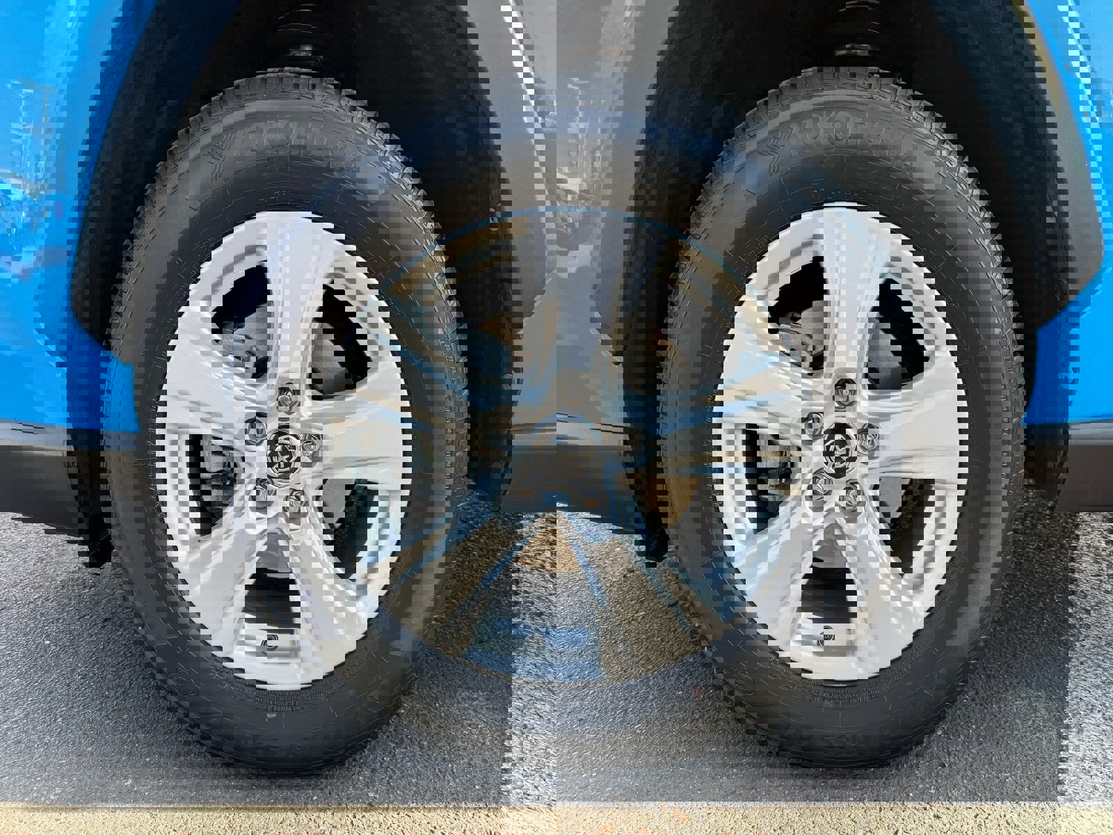 Used 2020 Toyota RAV4 XLE image 11