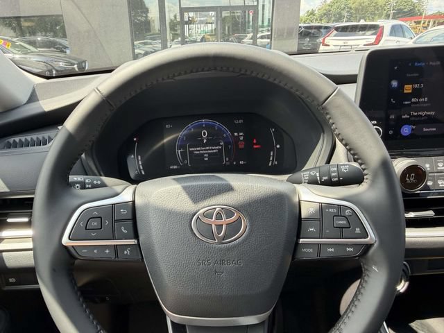 Used 2026 Toyota Grand Highlander AWD image 27