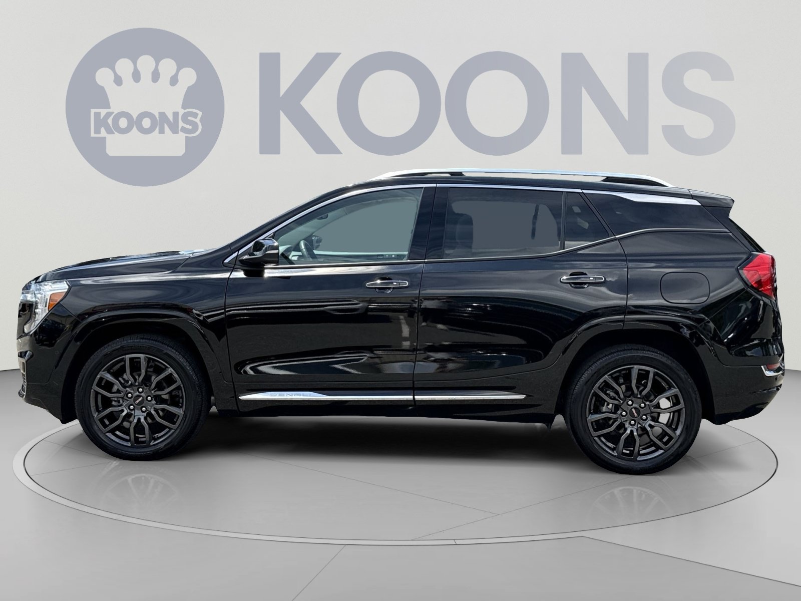 Used 2024 GMC Terrain Denali w/ Black Diamond Edition AWD/4WD image 13