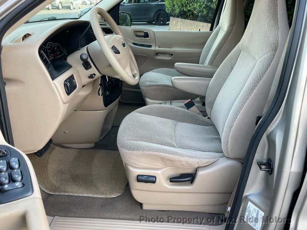Used 2002 Ford Windstar LX FWD image 9