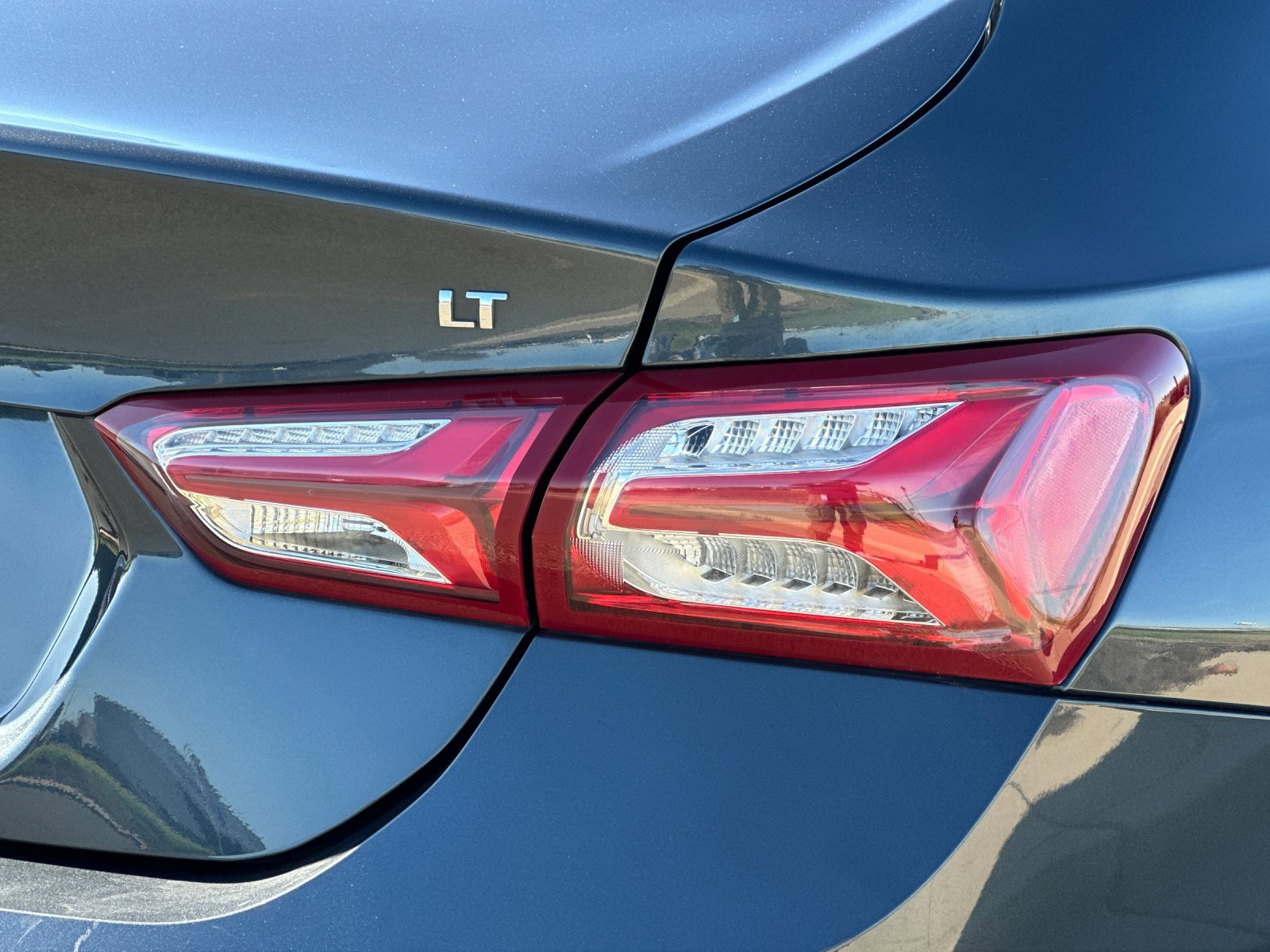 Used 2020 Chevrolet Malibu LT image 32