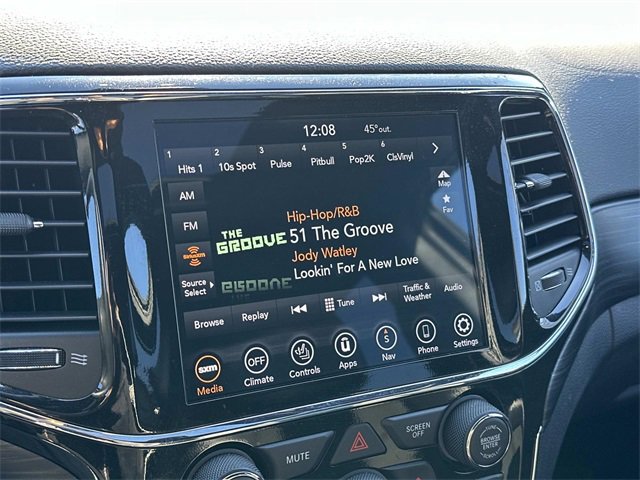 Certified 2022 Jeep Grand Cherokee Laredo X image 21