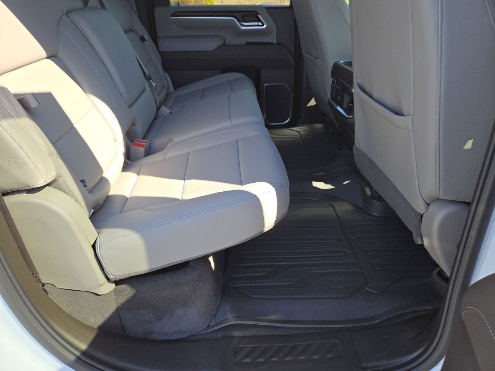 New 2026 GMC Sierra 2500 SLT w/ SLT Premium Package image 29