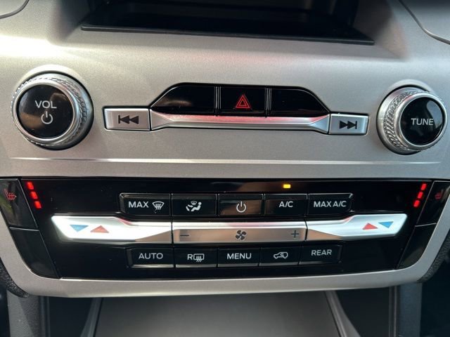 Used 2023 Ford Explorer XLT AWD/4WD image 21