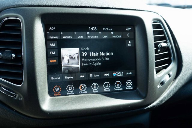 Used 2020 Jeep Compass Trailhawk image 21