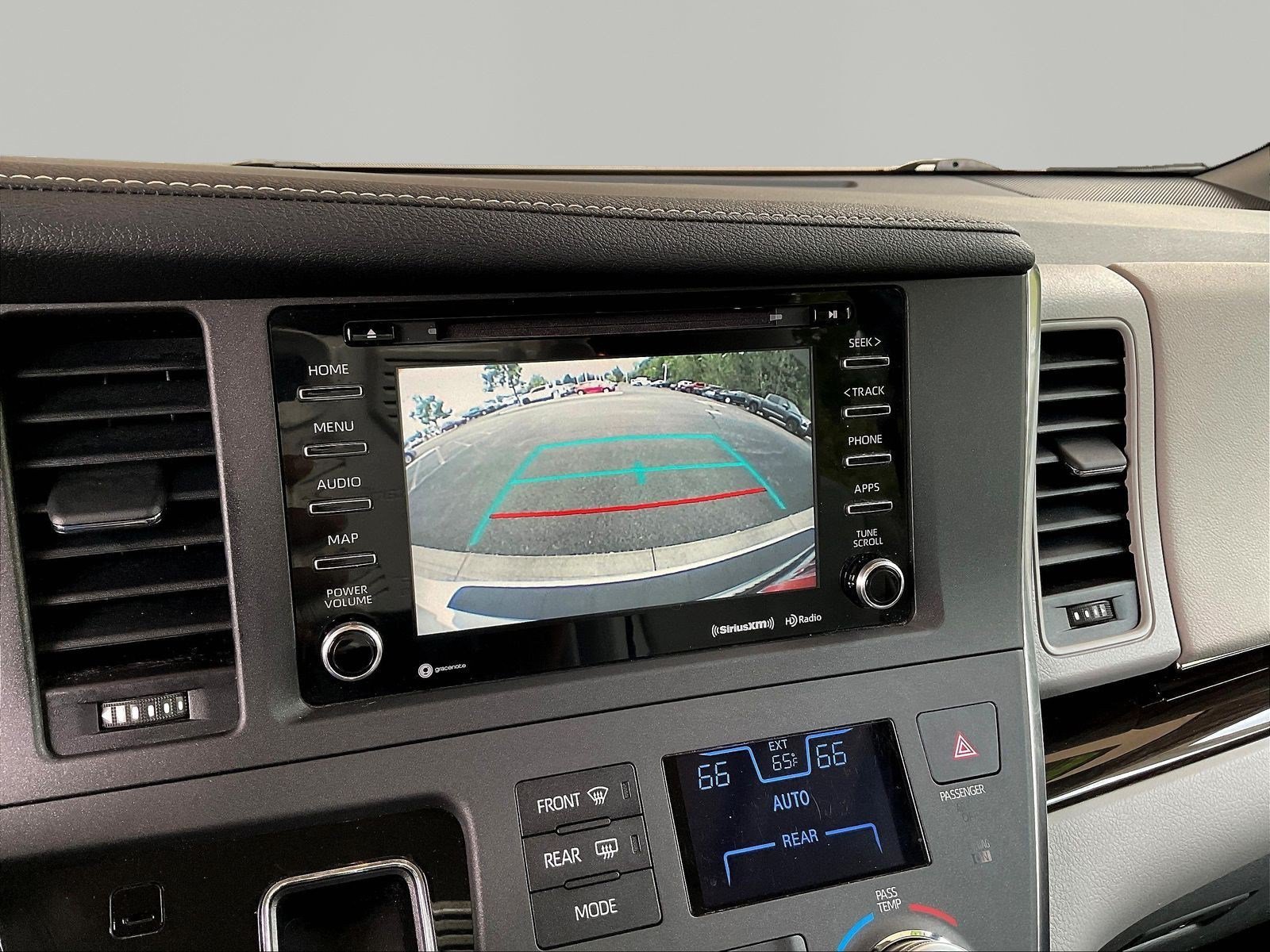 Used 2019 Toyota Sienna XLE w/ XLE Navigation Package FWD image 14