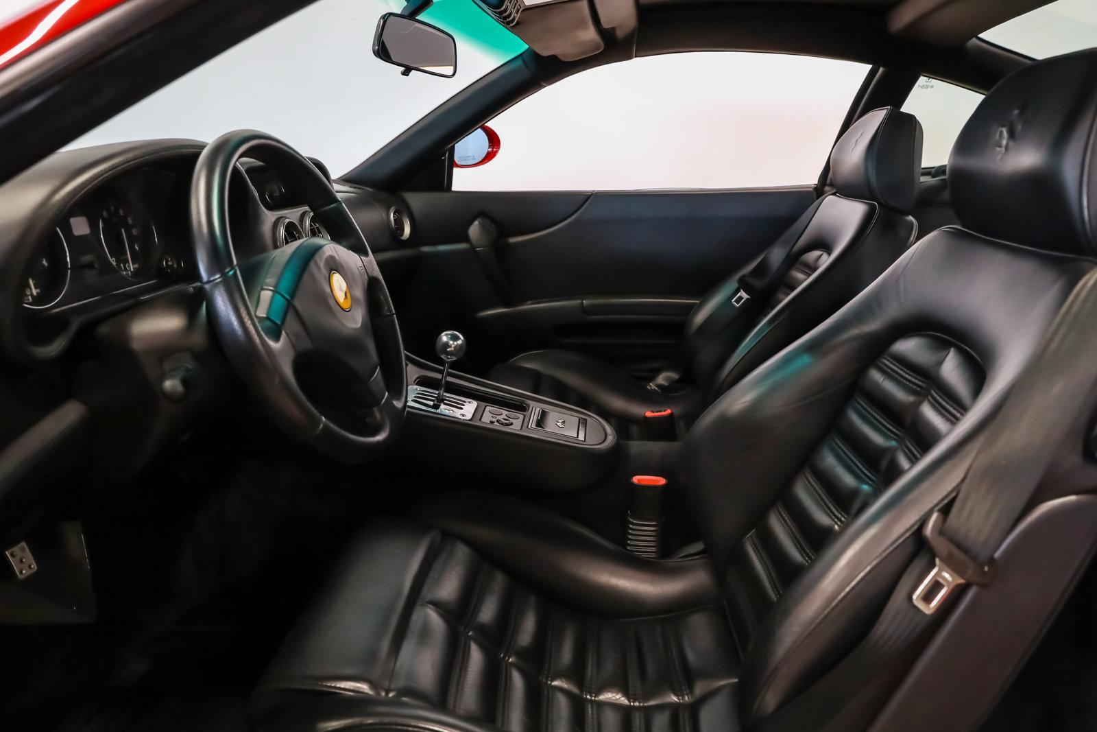 Used 2000 Ferrari 550 Maranello Coupe RWD image 32