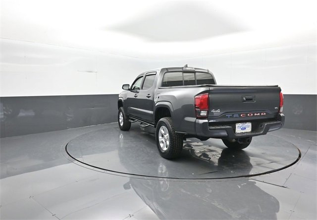 Used 2018 Toyota Tacoma SR image 5