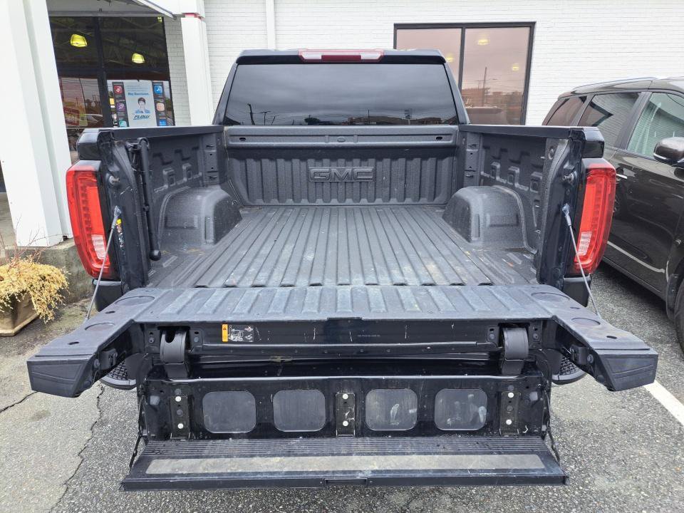 Used 2023 GMC Sierra 1500 SLT w/ SLT Premium Package AWD/4WD image 25