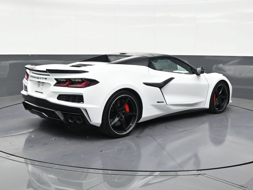 Used 2025 Chevrolet Corvette E-Ray AWD/4WD image 5