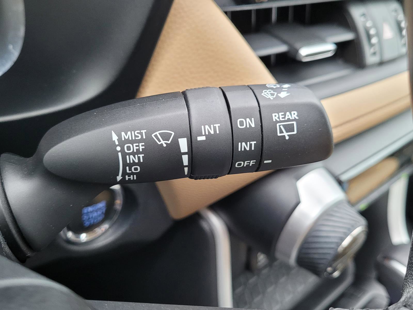 Used 2019 Toyota RAV4 XLE Premium image 32