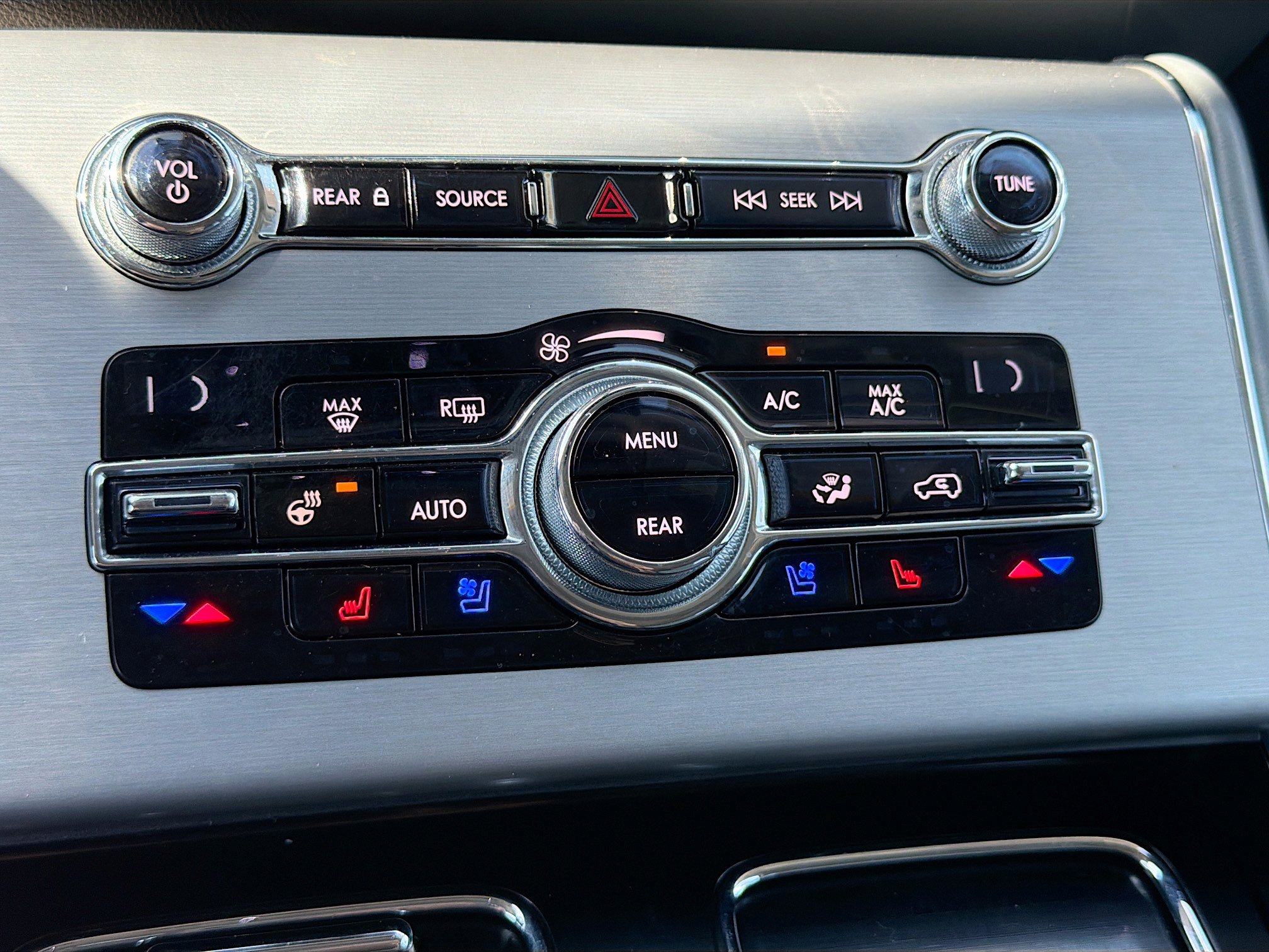 Certified 2020 Lincoln Aviator Reserve w/ Equipment Group 202A AWD/4WD image 16