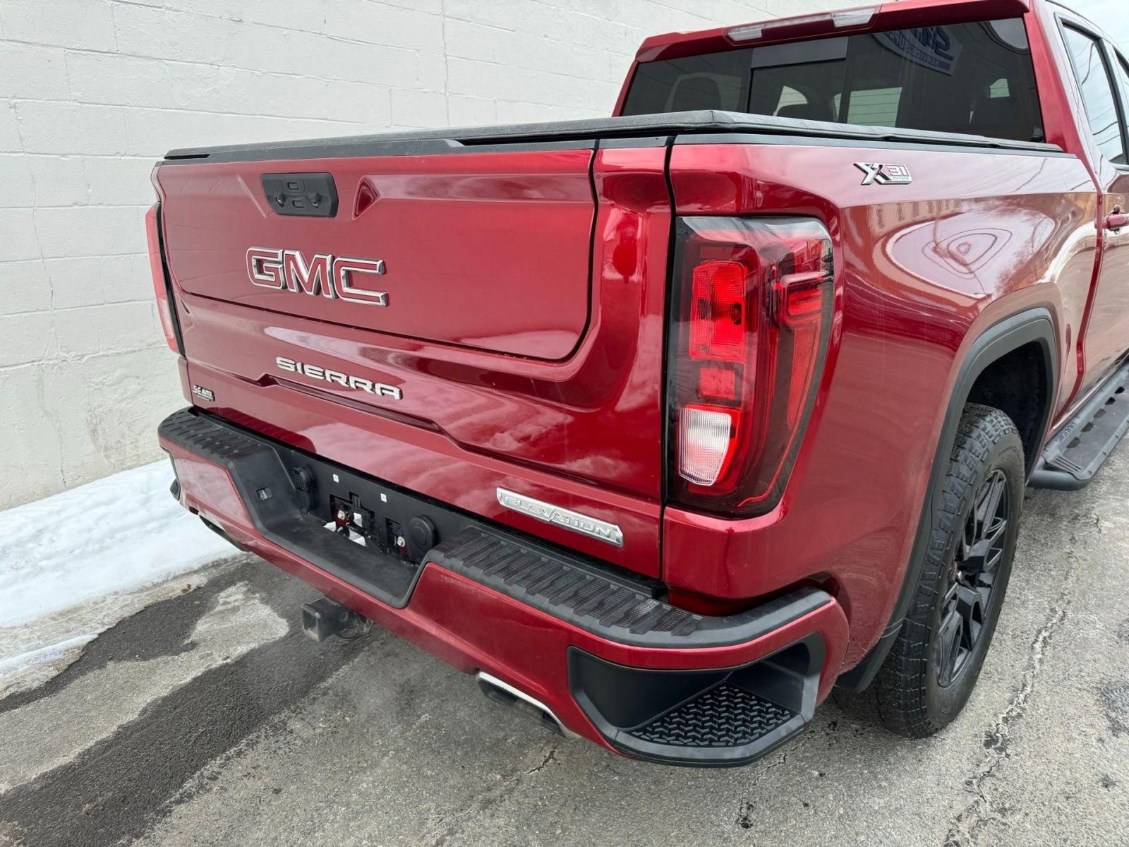 Used 2023 GMC Sierra 1500 Elevation w/ Preferred Package AWD/4WD image 9