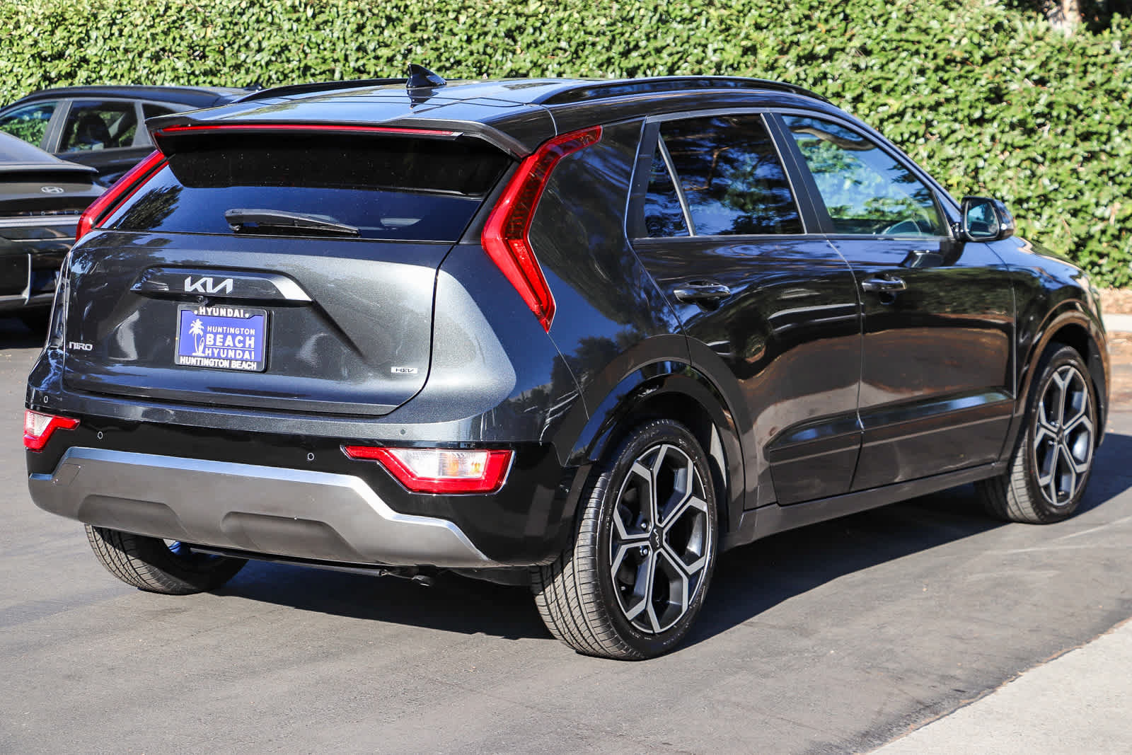 Used 2023 Kia Niro EX Touring FWD image 6