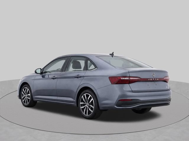 Used 2025 Volkswagen Jetta SE FWD image 4