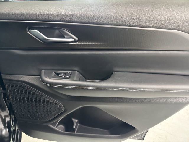 Used 2023 Jeep Grand Cherokee L Laredo image 32