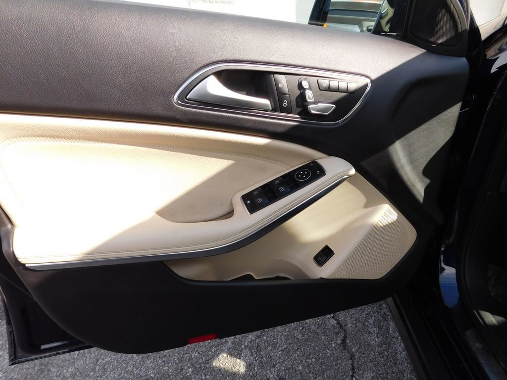 Used 2018 Mercedes-Benz GLA 250 4MATIC image 17