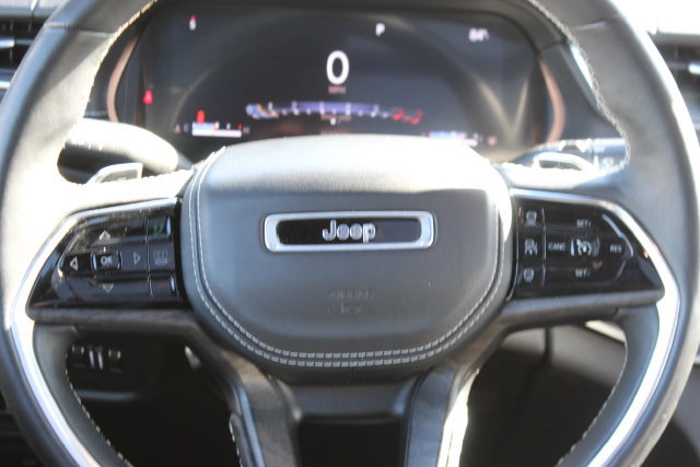 Used 2021 Jeep Grand Cherokee L Overland w/ Luxury Tech Group IV AWD/4WD image 15
