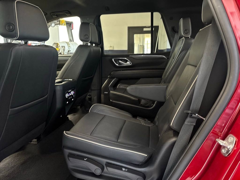 Used 2024 GMC Yukon SLT image 30