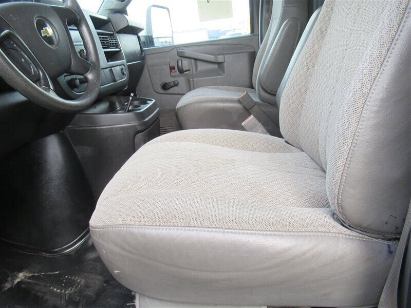 Used 2016 Chevrolet Express 3500 RWD image 20
