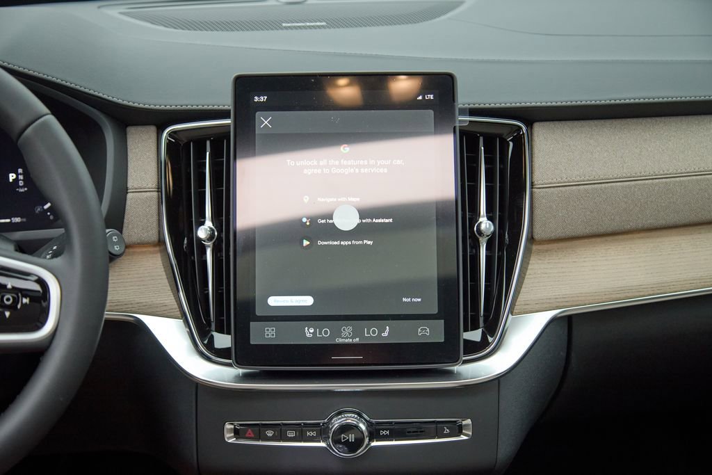 New 2026 Volvo XC90 B5 Plus w/ Protection Package image 27