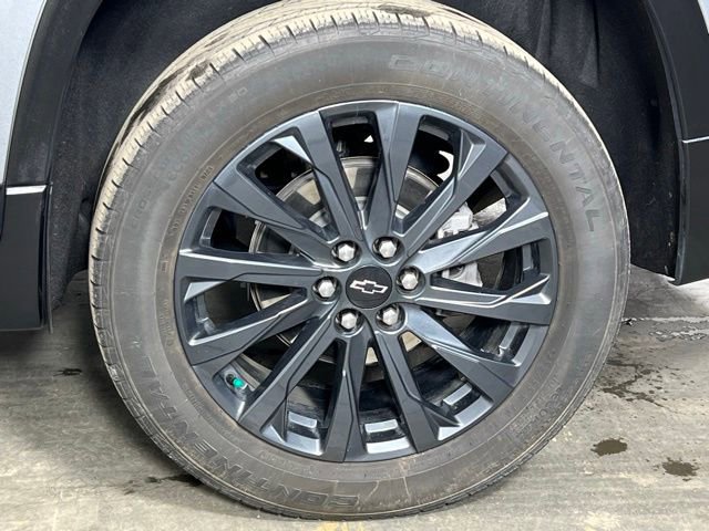 Used 2023 Chevrolet Traverse RS image 43