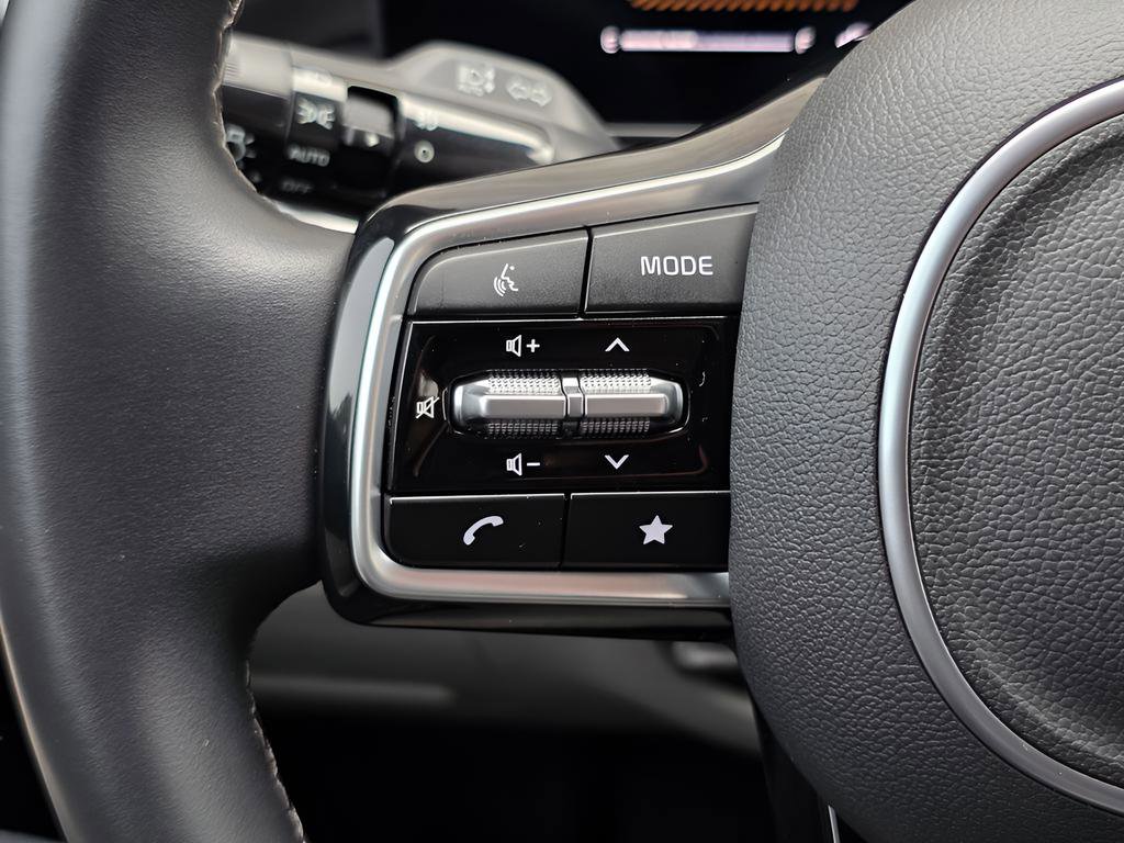 Used 2025 Kia Sorento EX w/ Panoramic Sunroof Package image 26