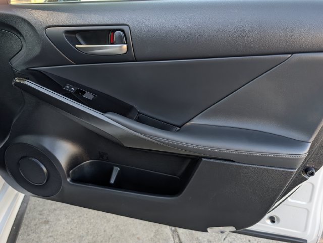 Used 2023 Lexus IS 300 w/ Comfort Package RWD image 37