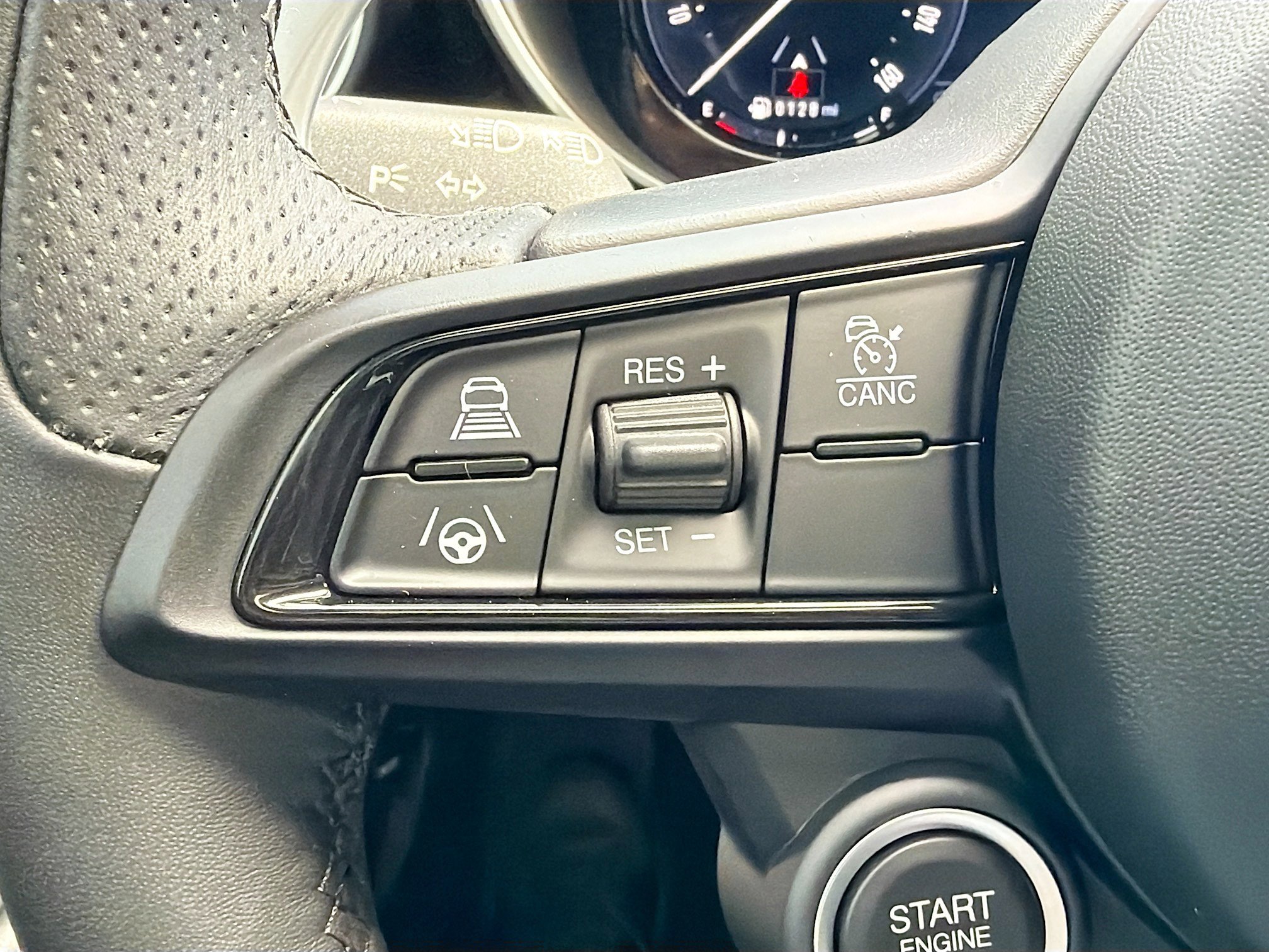 Used 2025 Alfa Romeo Giulia AWD w/ Driving Assist Package image 37