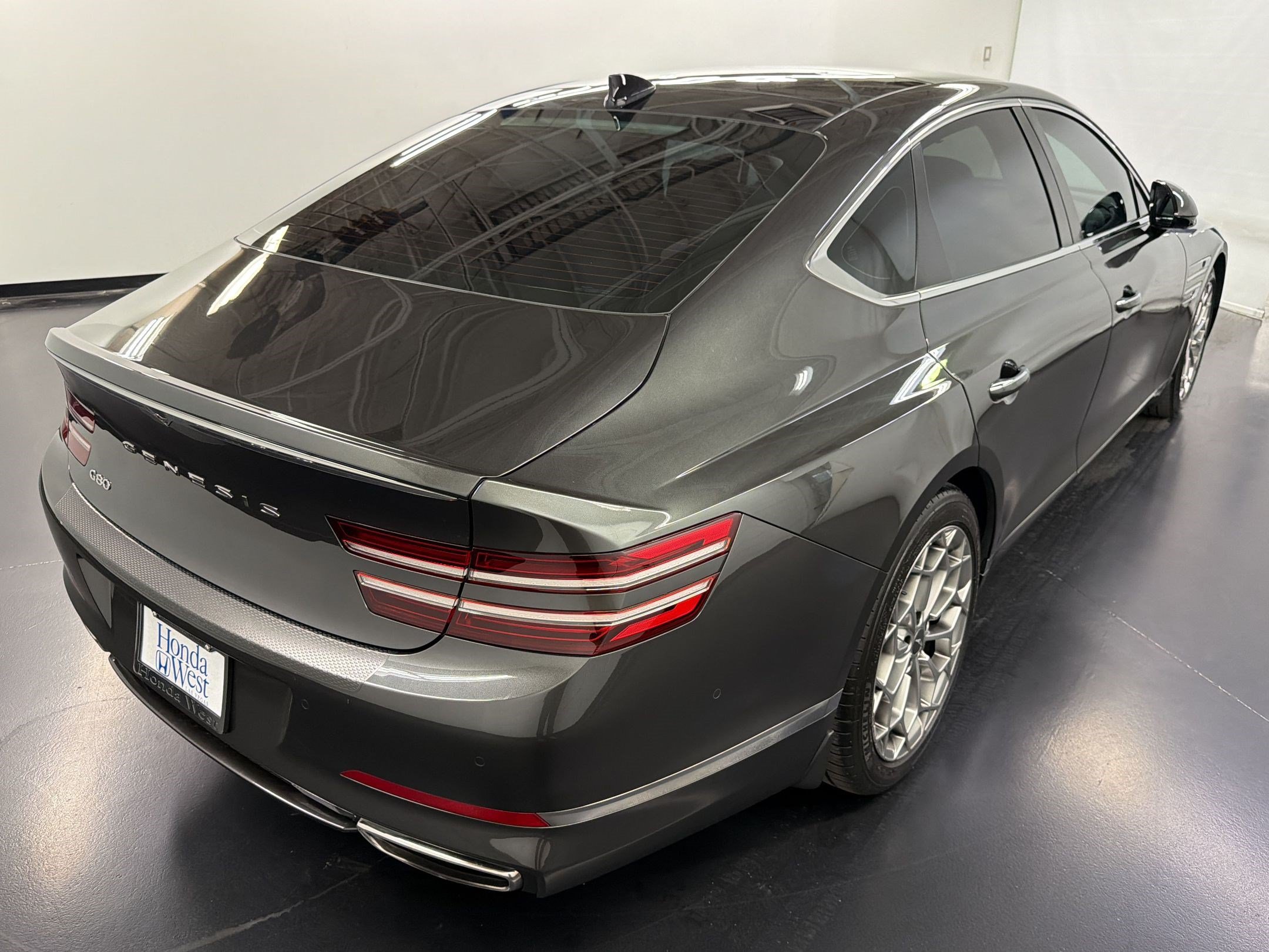 Used 2022 Genesis G80 2.5T w/ Prestige Package RWD image 9