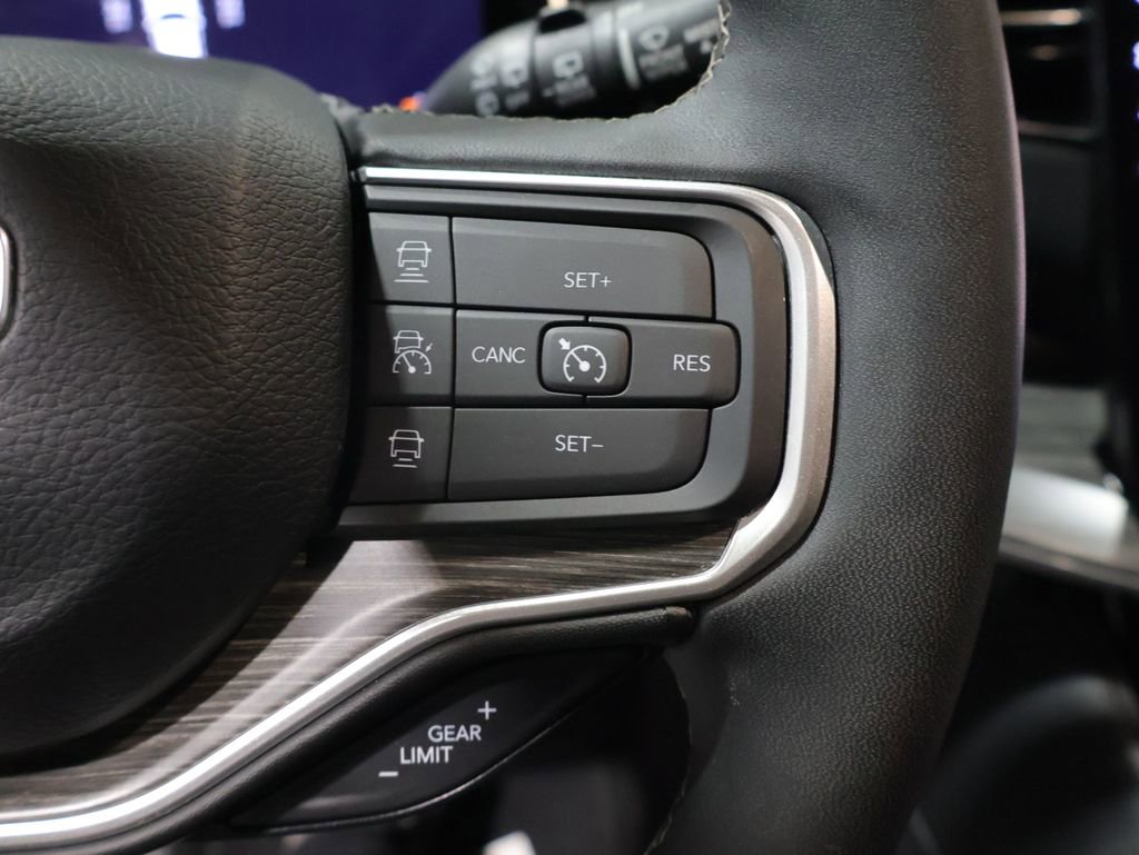 Used 2024 Jeep Wagoneer L Series III w/ Flexible Seating Group image 38