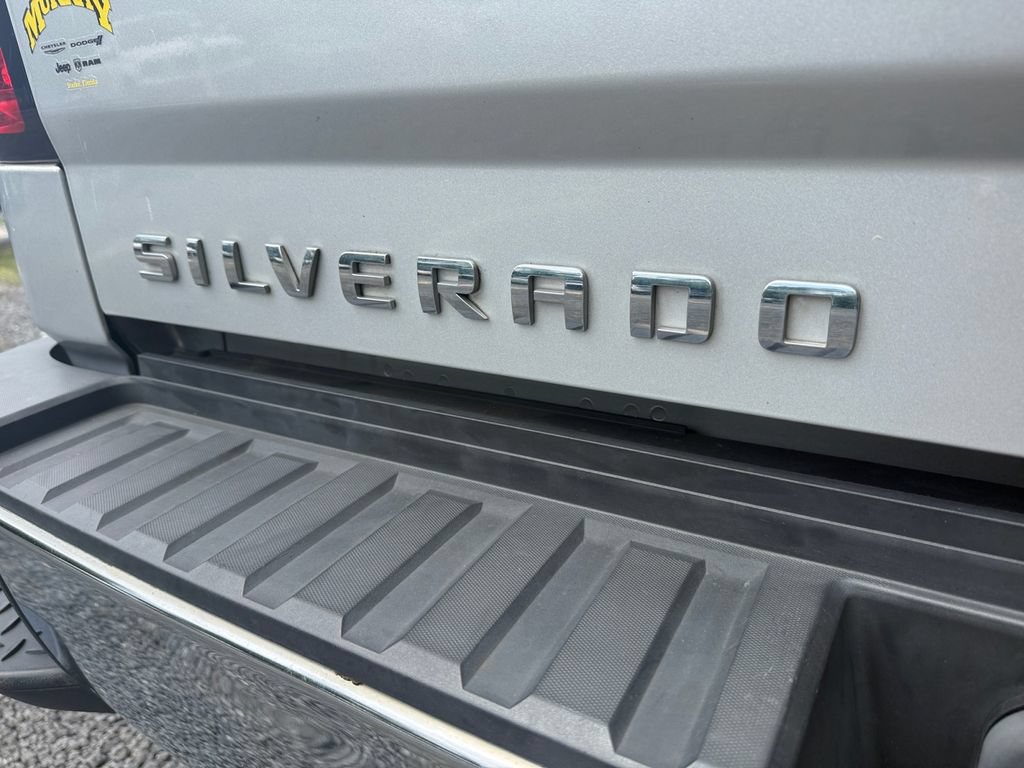 Used 2015 Chevrolet Silverado 2500 LT w/ LT Convenience Package AWD/4WD image 17