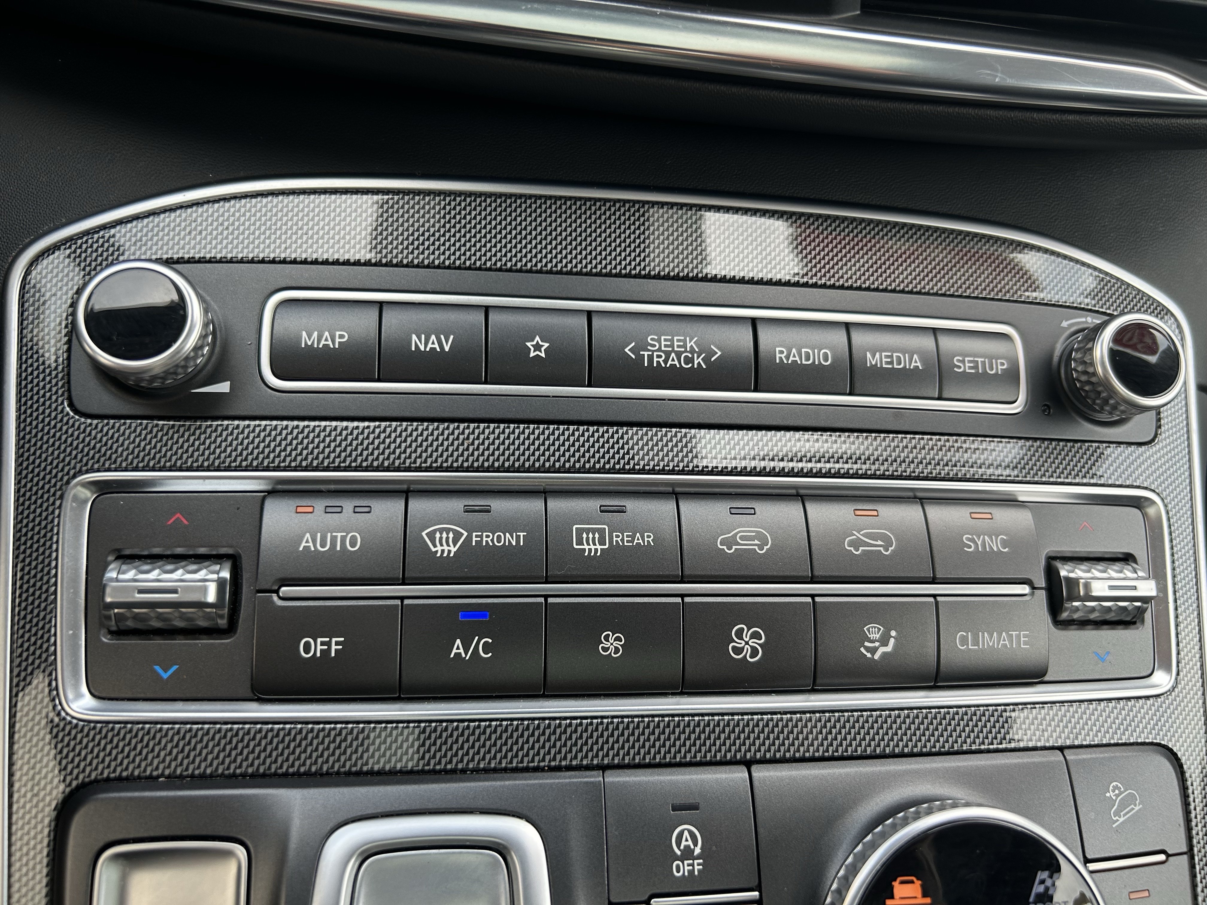 Used 2022 Hyundai Santa Fe Limited AWD/4WD image 31