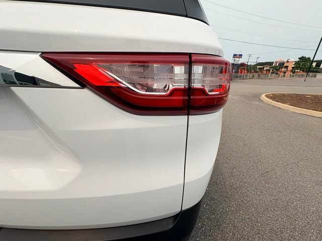 Used 2021 Chevrolet Traverse LS AWD/4WD image 16