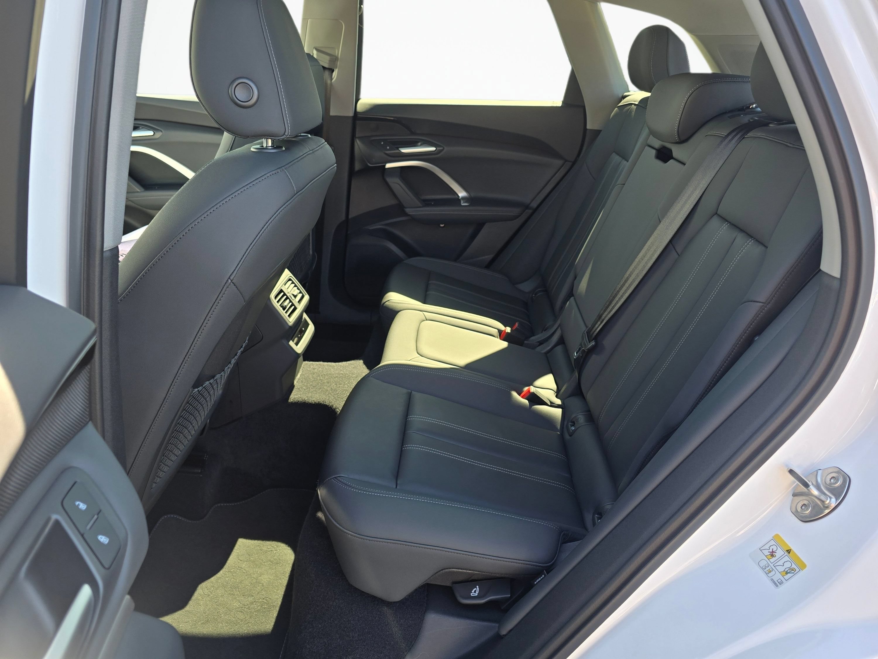 Certified 2025 Audi Q5 Premium w/ Convenience Package AWD/4WD image 17