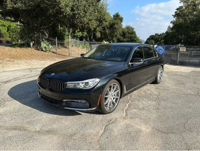 Used 2017 BMW 740i image 3