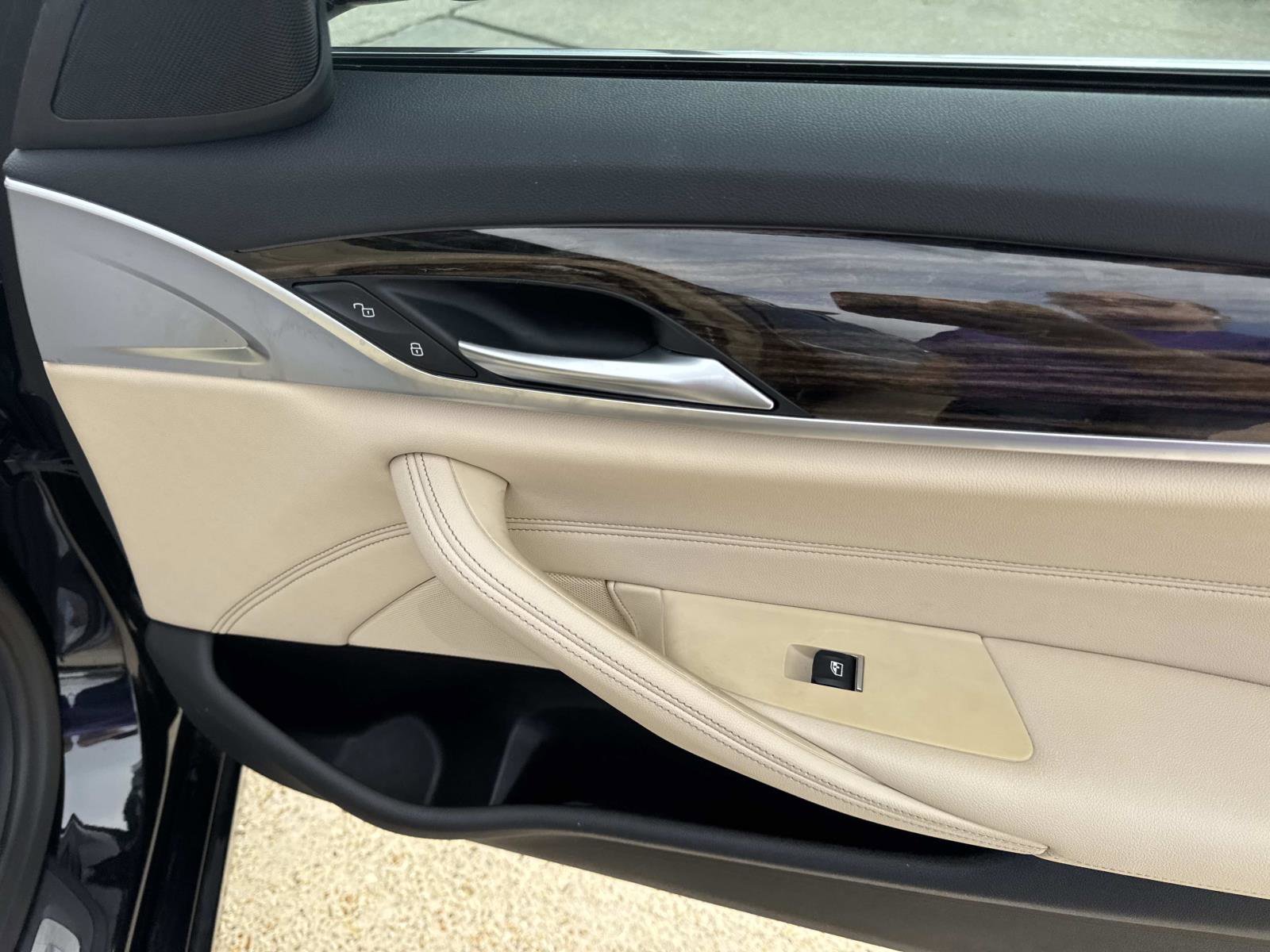 Used 2023 BMW 530i image 14