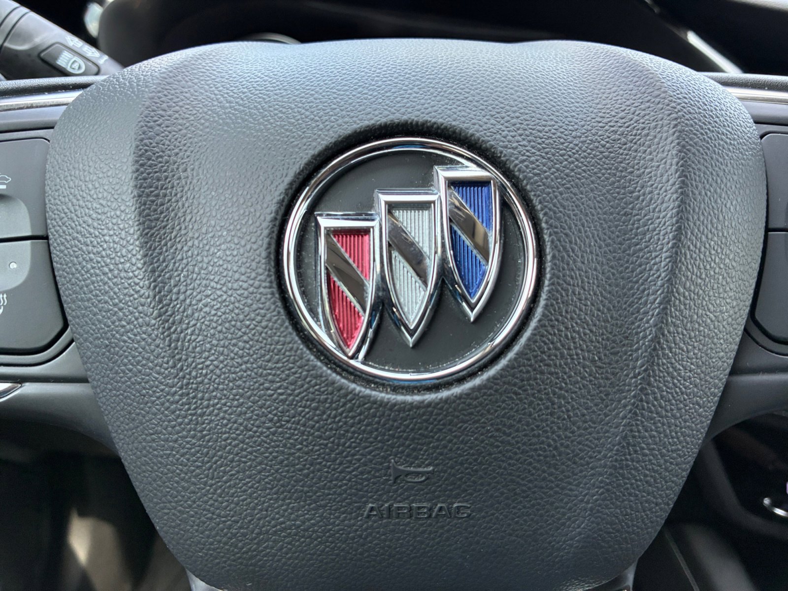 Used 2022 Buick Envision Essence w/ Technology Package I FWD image 25