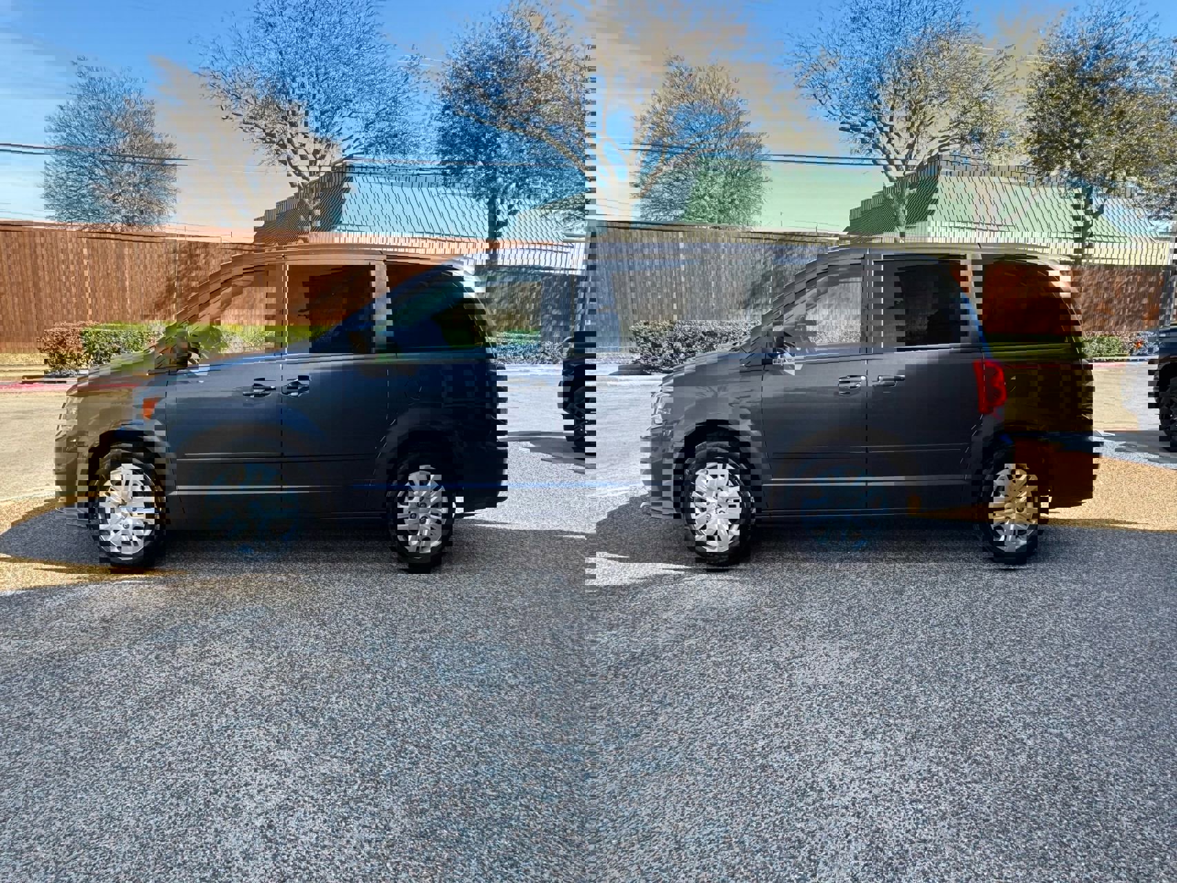 Used 2017 Dodge Grand Caravan SE w/ Power Window Group image 8