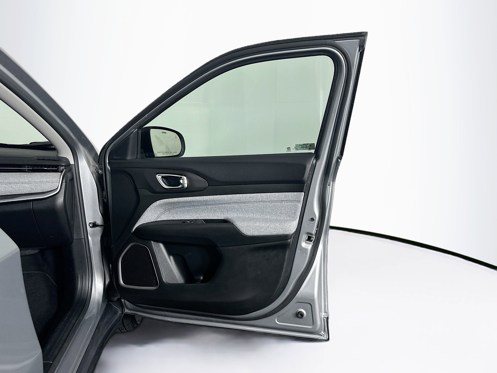 Used 2022 Jeep Compass Latitude image 31