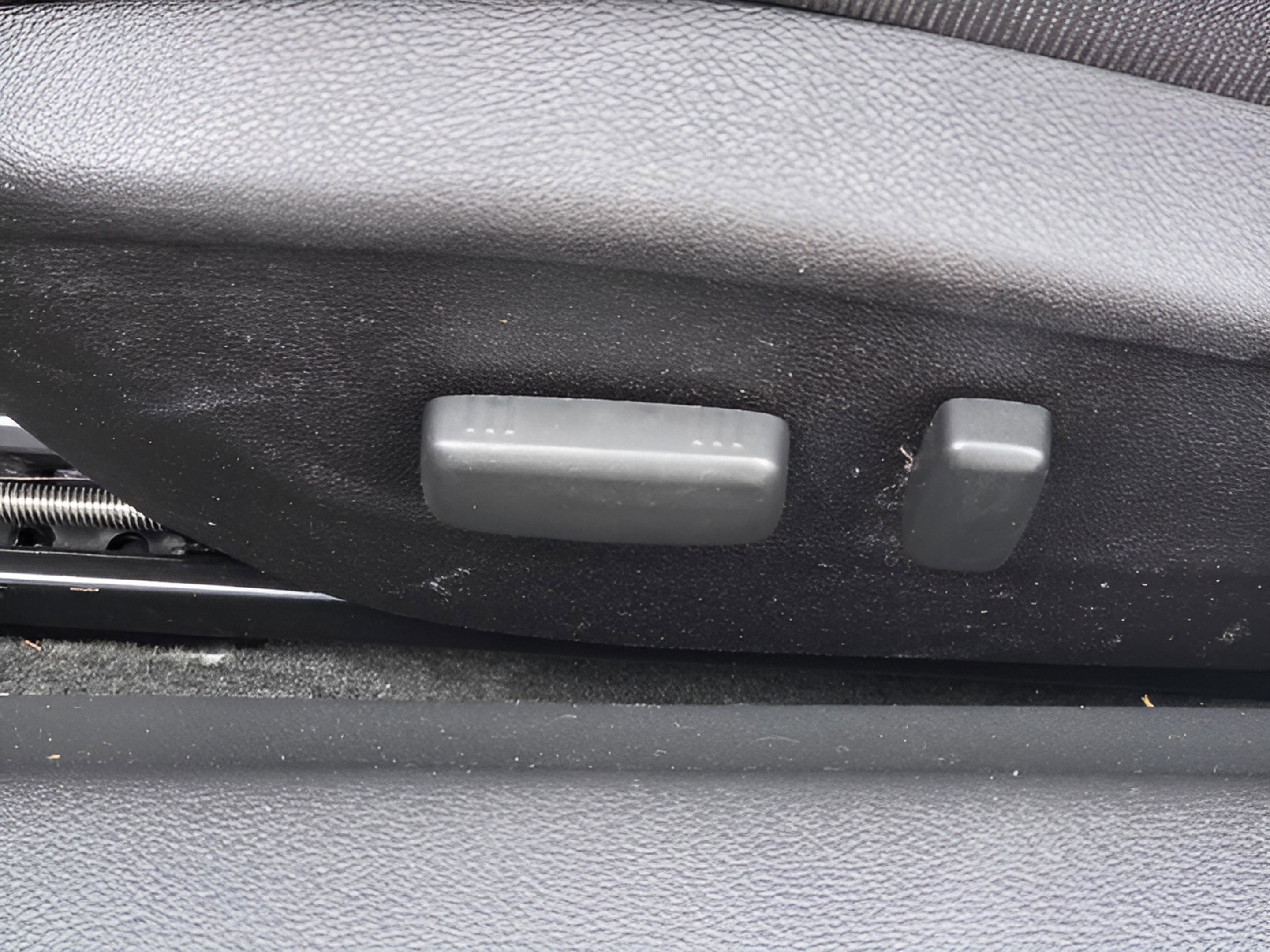 Used 2015 Chevrolet Camaro LT w/ 1LT Preferred Package image 13