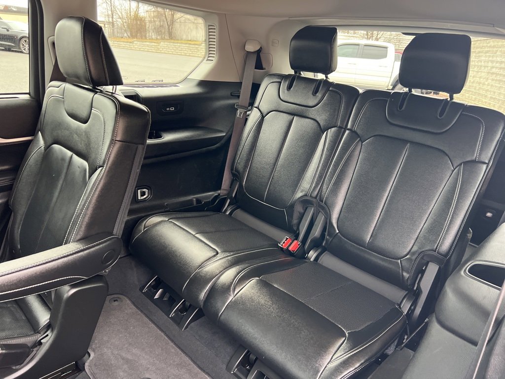 Used 2023 Jeep Grand Cherokee L Limited w/ Luxury Tech Group II image 26