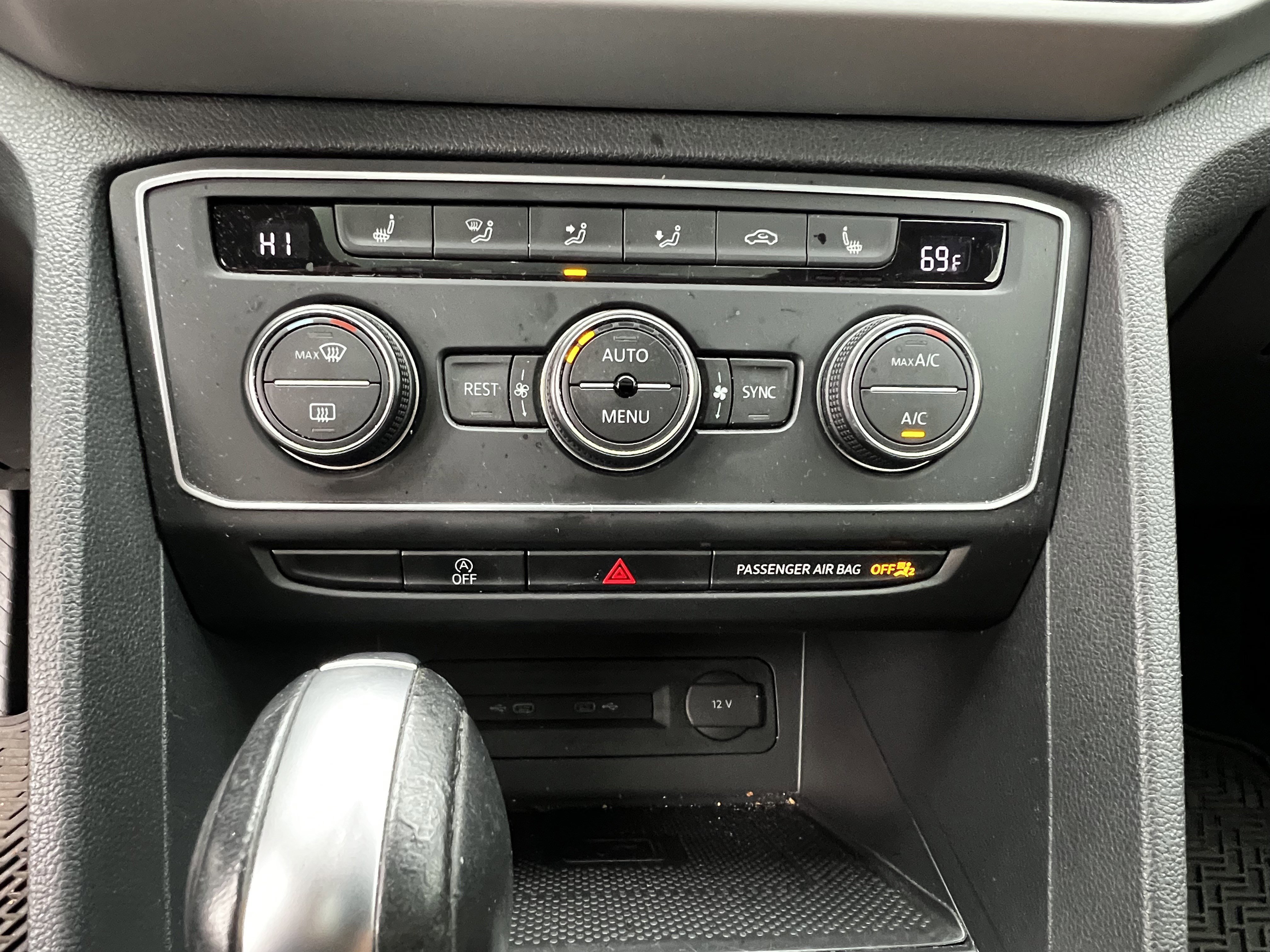 Used 2021 Volkswagen Atlas SE w/ Panoramic Sunroof Package image 26