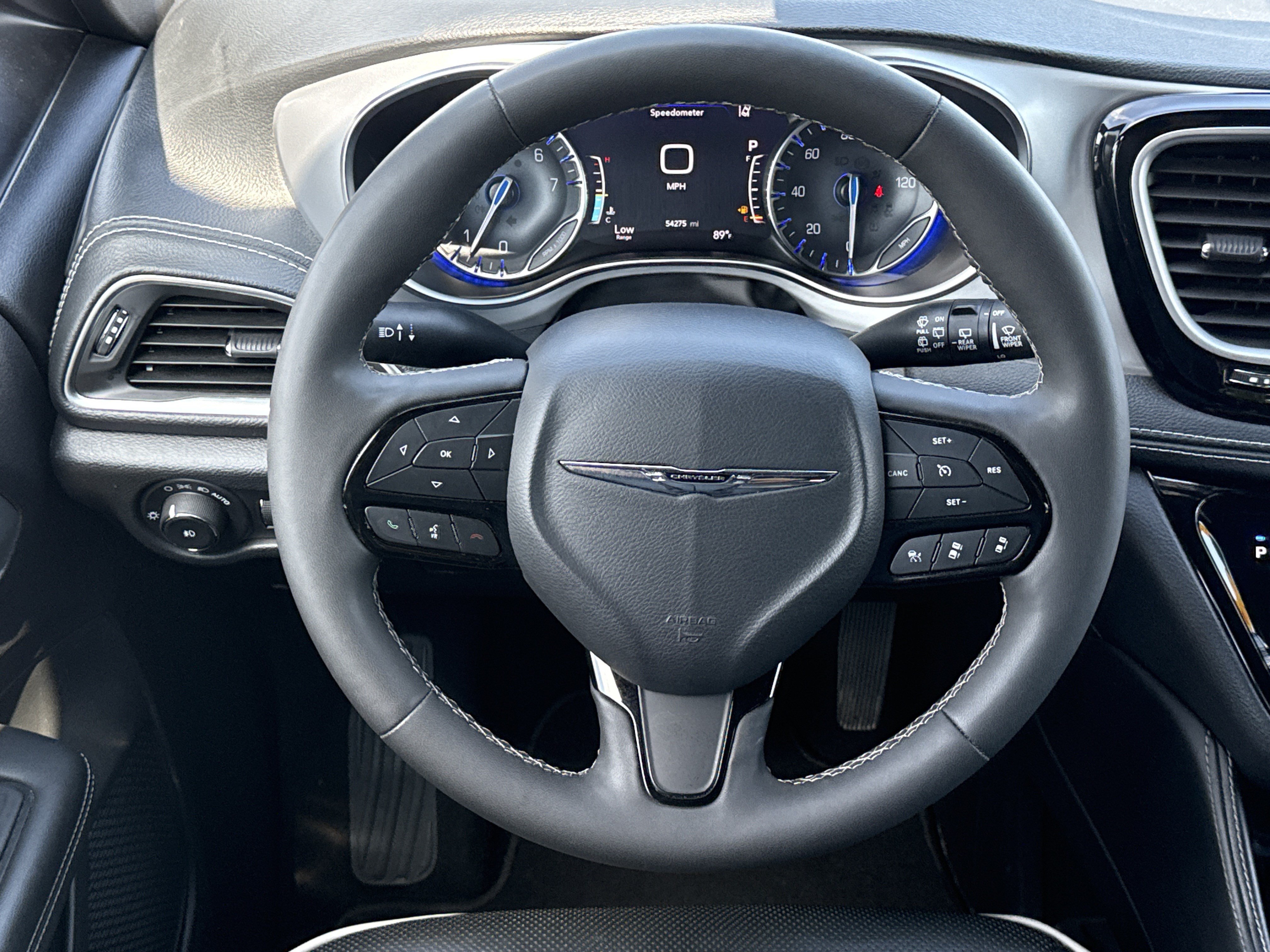 Used 2025 Chrysler Pacifica Limited FWD image 17