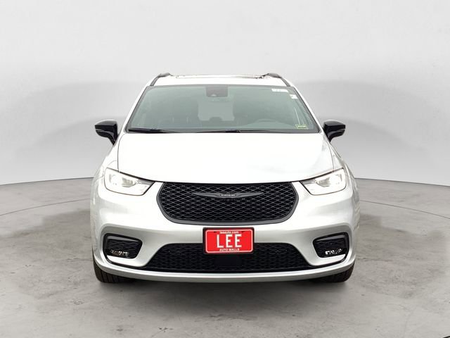 New 2026 Chrysler Pacifica Limited image 9