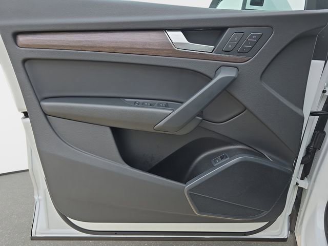 Used 2023 Audi Q5 2.0T Premium w/ Convenience Package image 30