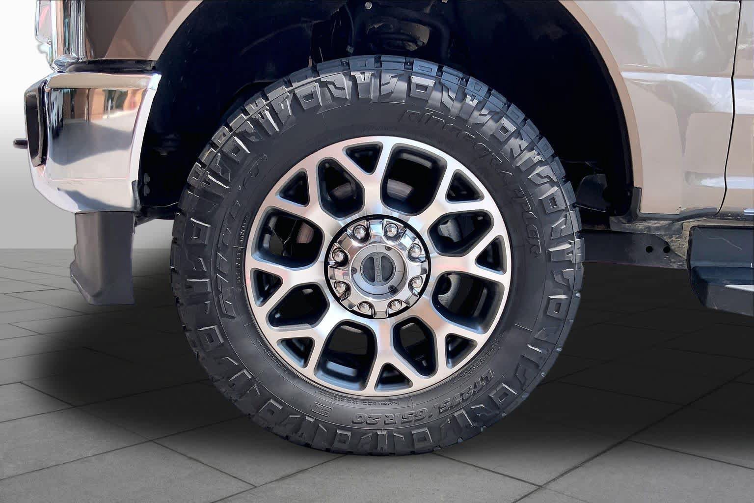 Used 2021 Ford F250 Lariat w/ Lariat Value Package AWD/4WD image 11