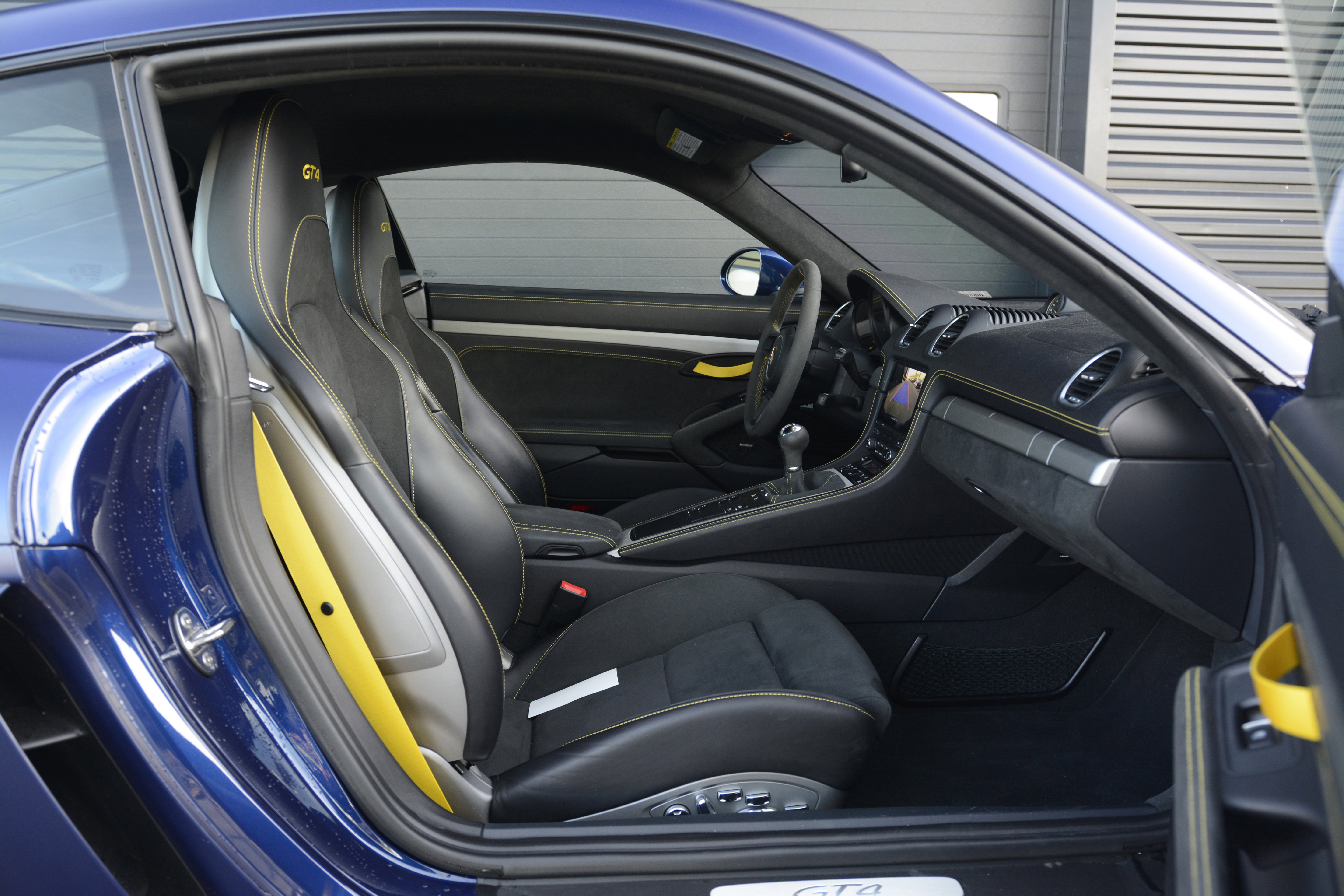 Certified 2022 Porsche 718 Cayman GT4 RWD image 27