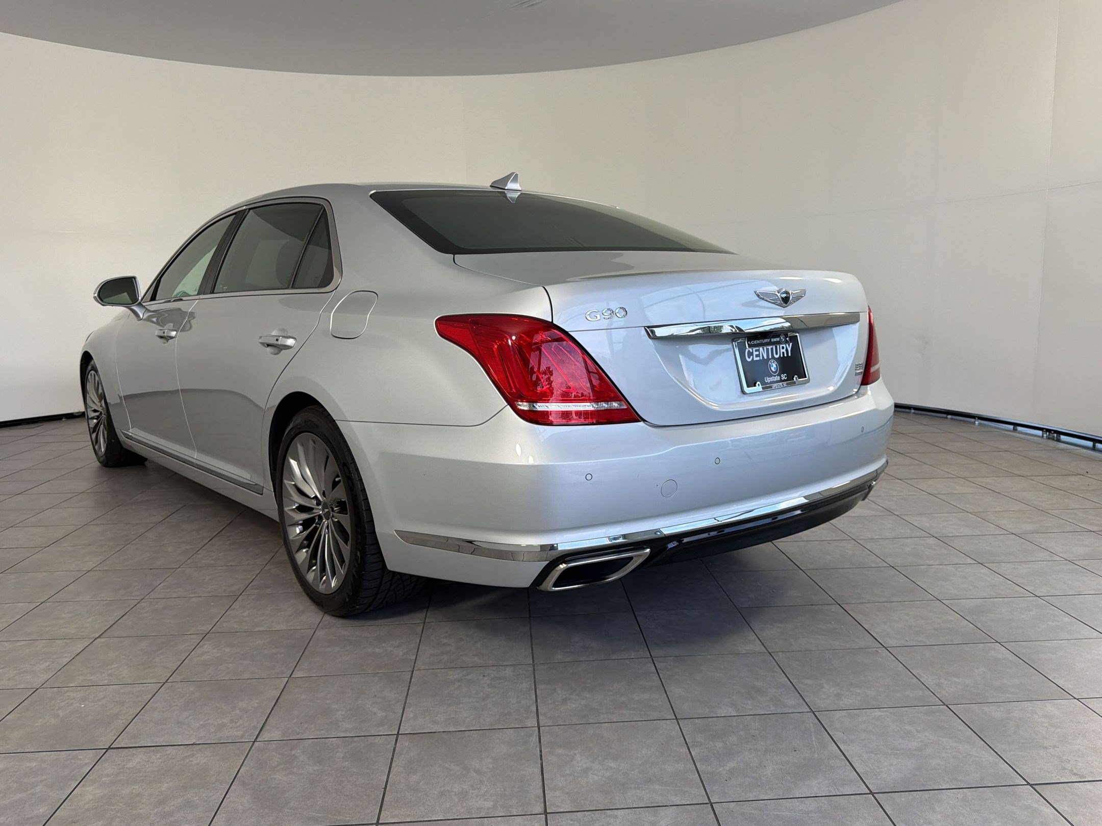 Used 2019 Genesis G90 3.3T Premium AWD/4WD image 3